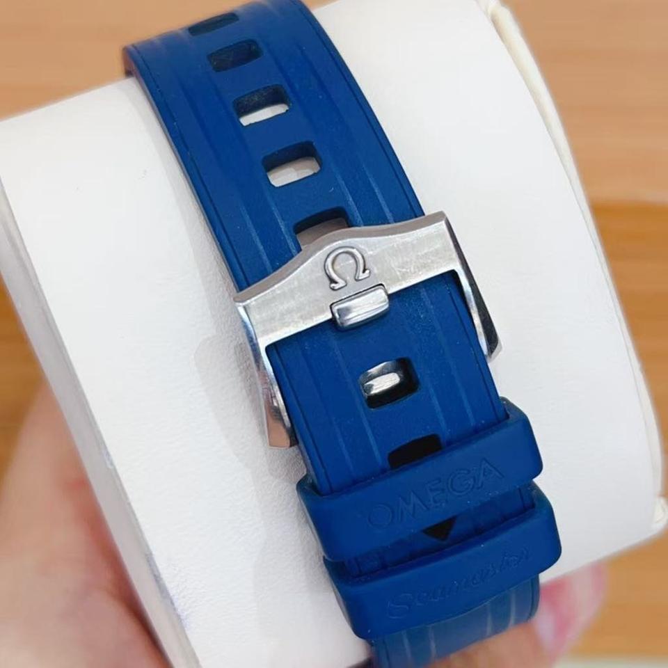Omega Seamaster Diver 300M 210.32.42.20.03.001 blue dial