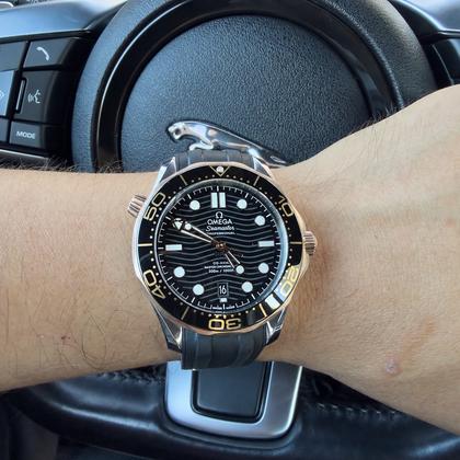 Seamaster Diver 300M 210.22.42.20.01.002 black wave dial