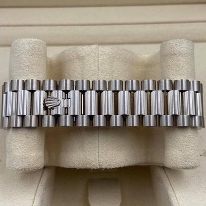 Rolex Day-Date 40 228239 white Roman dial white gold