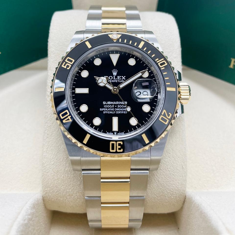 Rolex Submariner Date 126613LN black dial yellow Rolesor