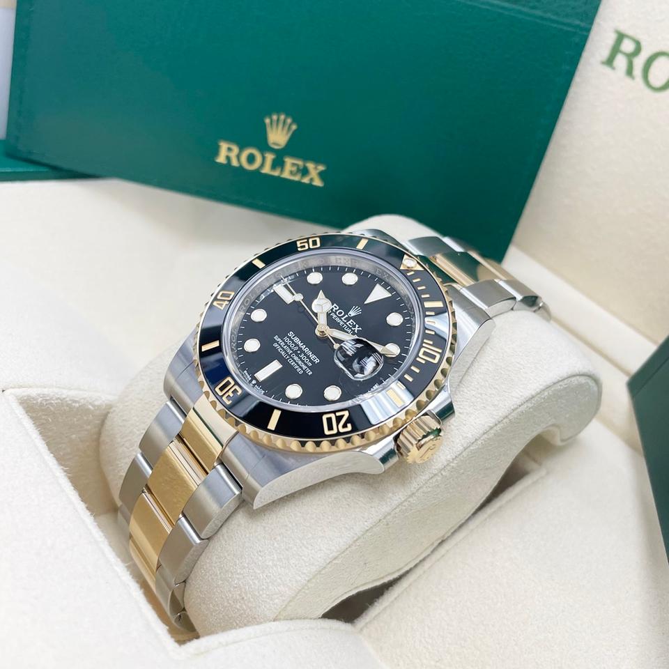 Rolex Submariner Date 126613LN black dial yellow Rolesor
