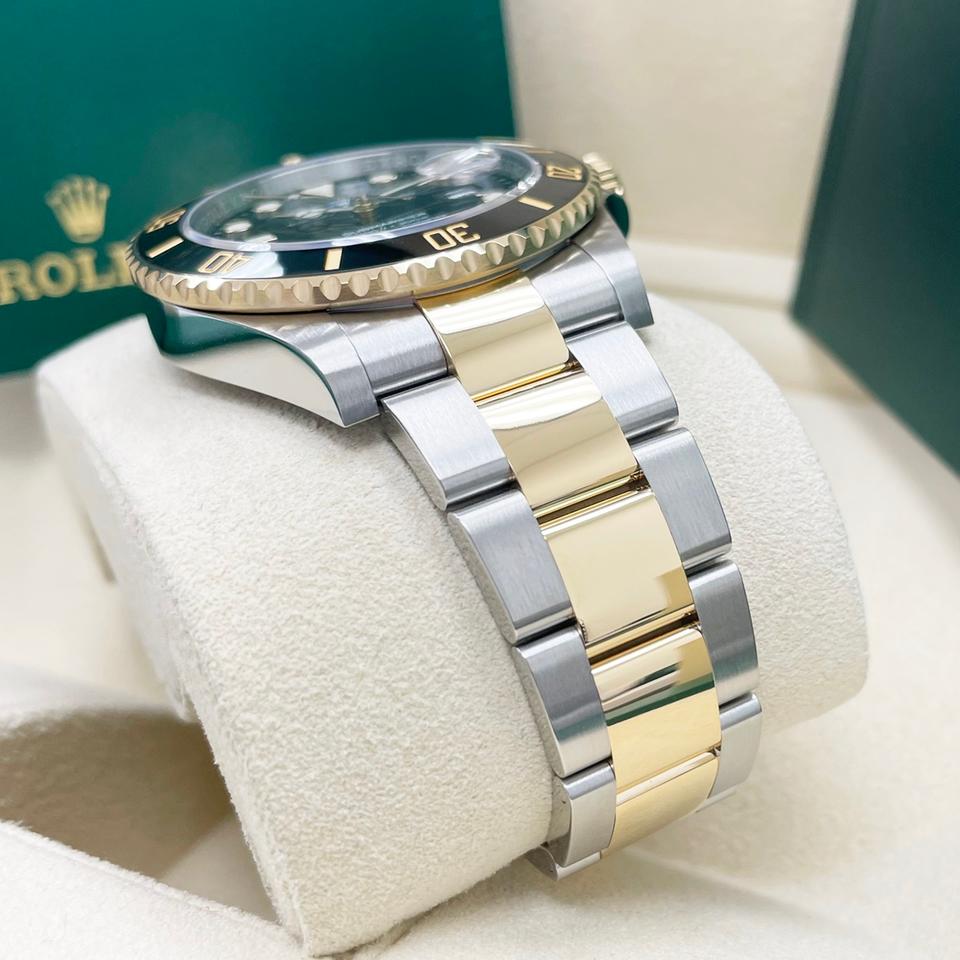 Rolex Submariner Date 126613LN black dial yellow Rolesor