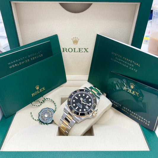 Rolex Submariner Date 126613LN black dial yellow Rolesor