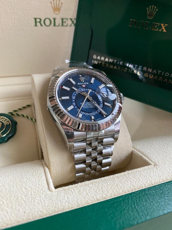 Rolex Sky-Dweller 326934 blue dial Jubilee bracelet