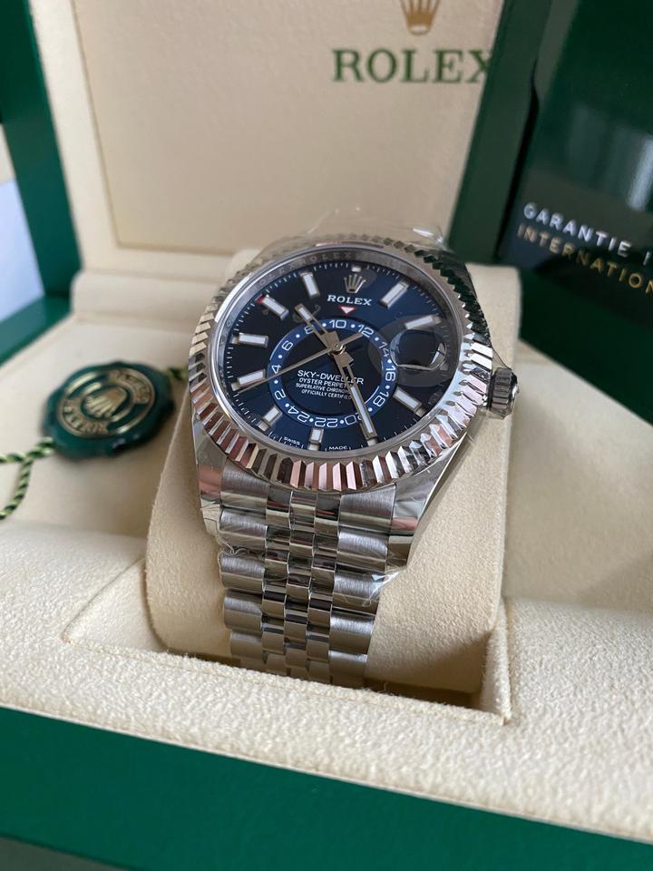 Rolex Sky-Dweller 326934 blue dial Jubilee bracelet