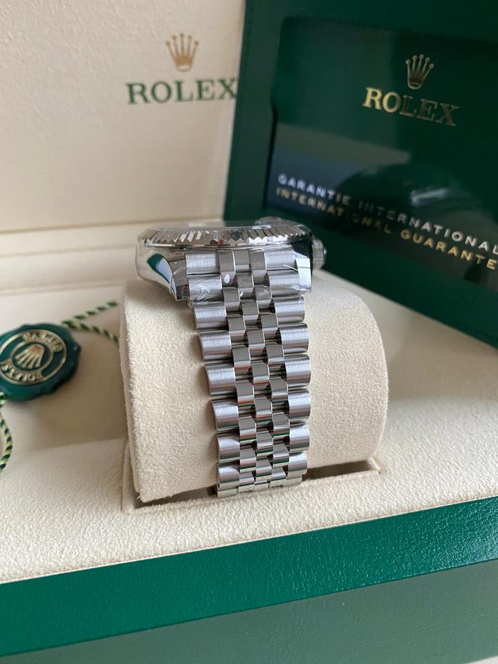 Rolex Sky-Dweller 326934 blue dial Jubilee bracelet