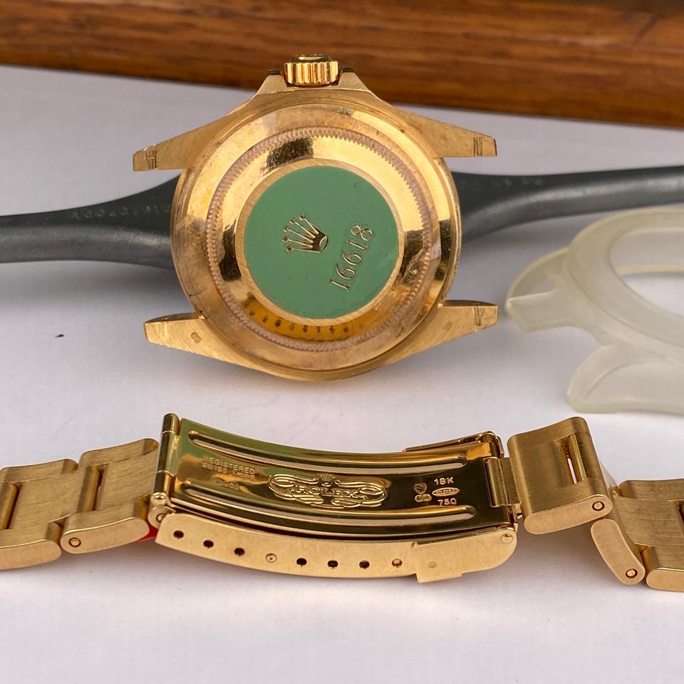 Rolex Submariner Date 16618 factory diamond Serti dial