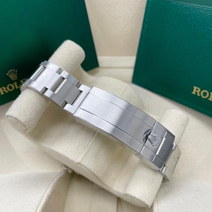 Rolex Submariner Date 116610LV – Hulk Green Dial