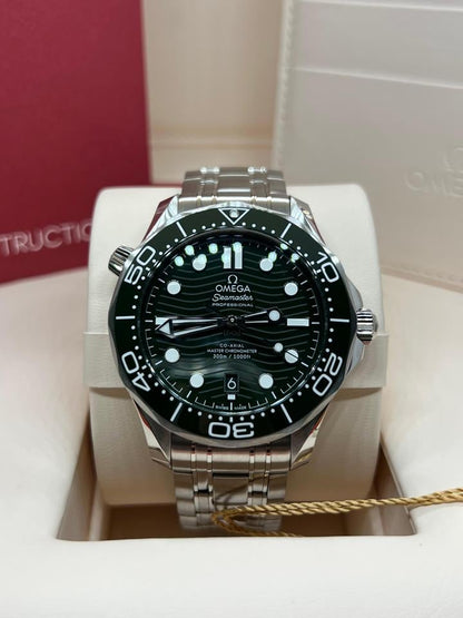 Omega Seamaster Diver 300M 210.30.42.20.10.001 green dial