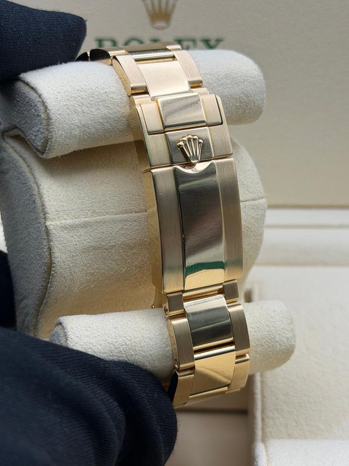 Rolex Yacht-Master II 116688 – White Dial Yellow Gold