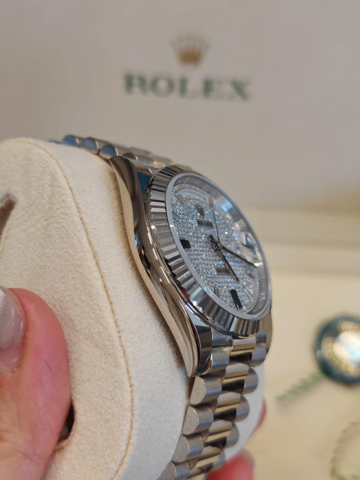 Rolex Day-Date 40 228239 pave diamond dial white gold