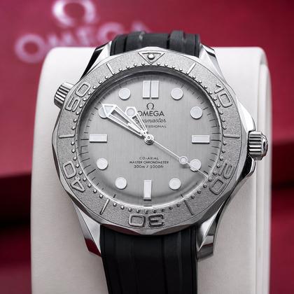 Seamaster Diver 300M 210.32.42.20.06.002 grey dial