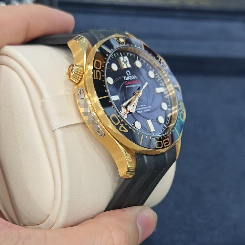 Omega Seamaster Diver 300M James Bond 210.62.42.20.01.001 – Black Dial