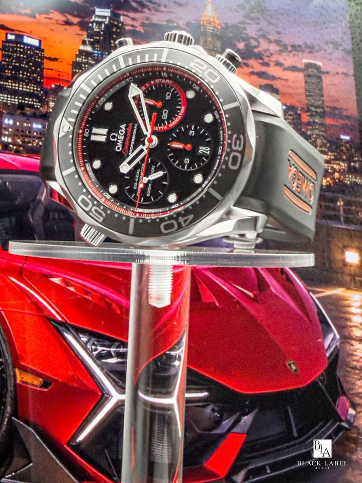 Seamaster Diver 300M Chronograph 212.32.44.50.01.001 black dial red accents