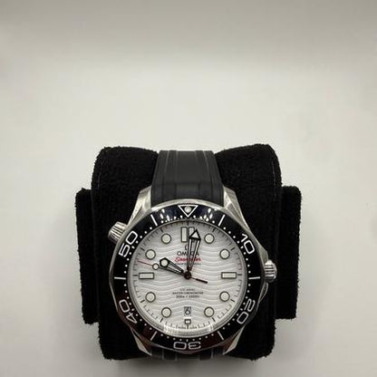 Omega Seamaster Diver 300M 210.32.42.20.04.001 white dial