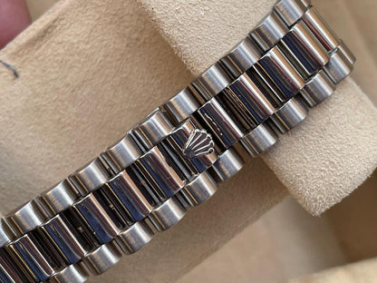 Rolex Day-Date 36 18239 – Silver Diamond Dial