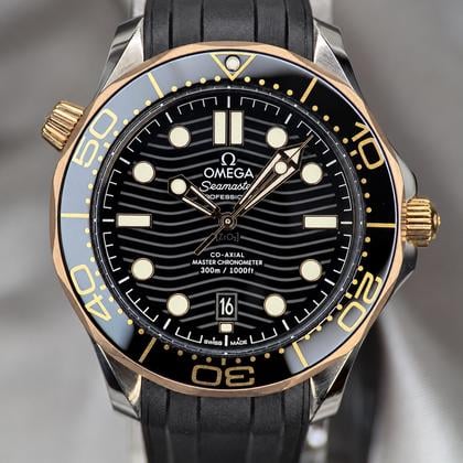 Seamaster Diver 300M 210.22.42.20.01.002 black wave dial