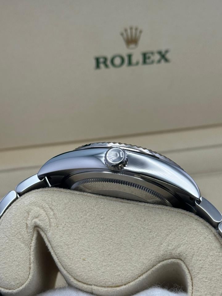 Rolex Sky-Dweller 326934 blue dial Oyster bracelet