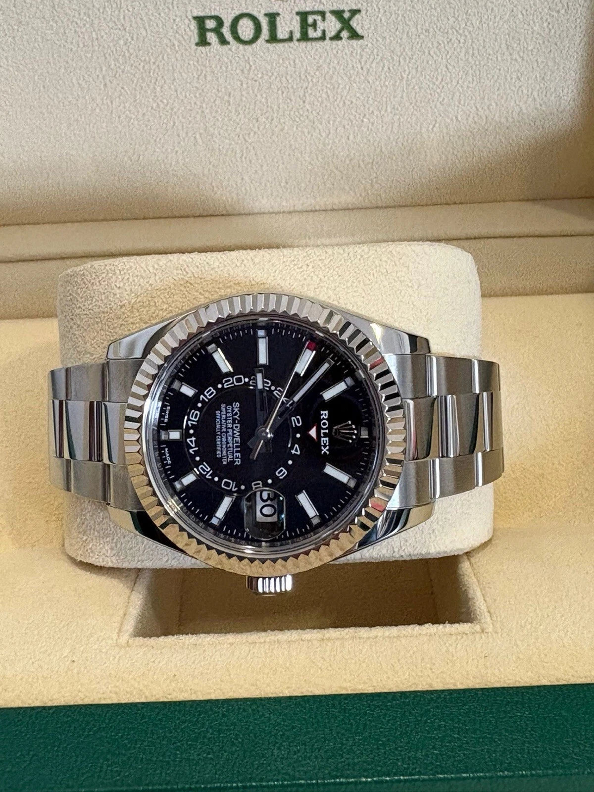 Rolex Sky-Dweller 326934 black dial Oyster bracelet