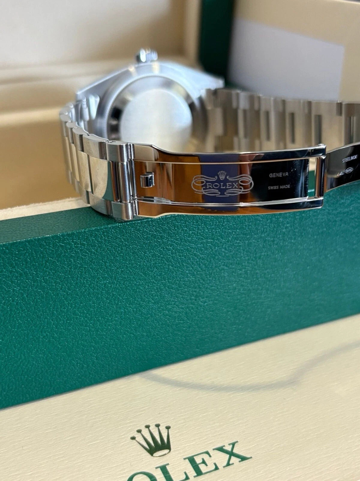 Rolex Sky-Dweller 326934 black dial Oyster bracelet